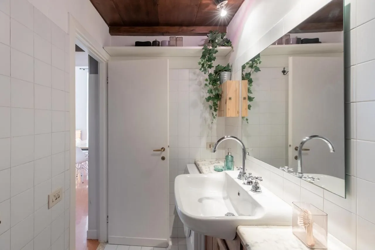 Apartment Iflat Clementina Top Of The Hill Rome Italy